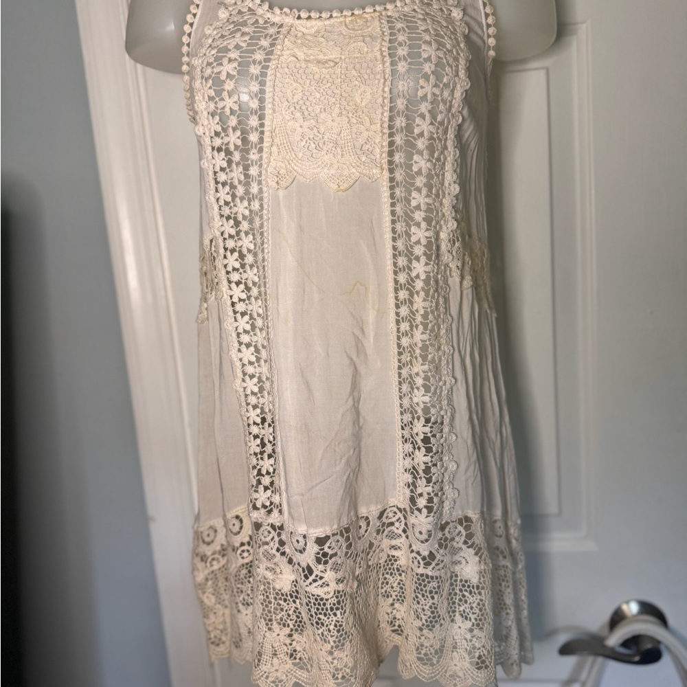 XS Elegant sleeveless Cream Lace beach cover up